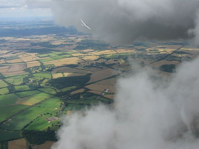 Exploring a spectacular sea breeze convergeance passing over Lasham and Basingstoke.